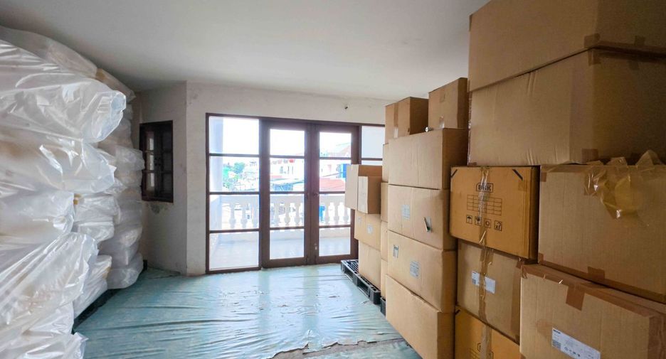 For sale 3 ベッドルーム townhouse in Wang Thonglang, Bangkok