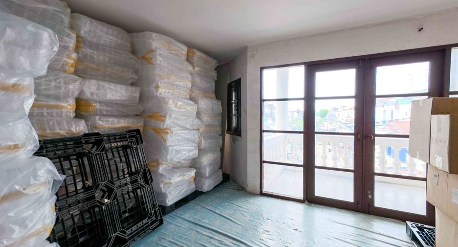 For sale 3 ベッドルーム townhouse in Wang Thonglang, Bangkok