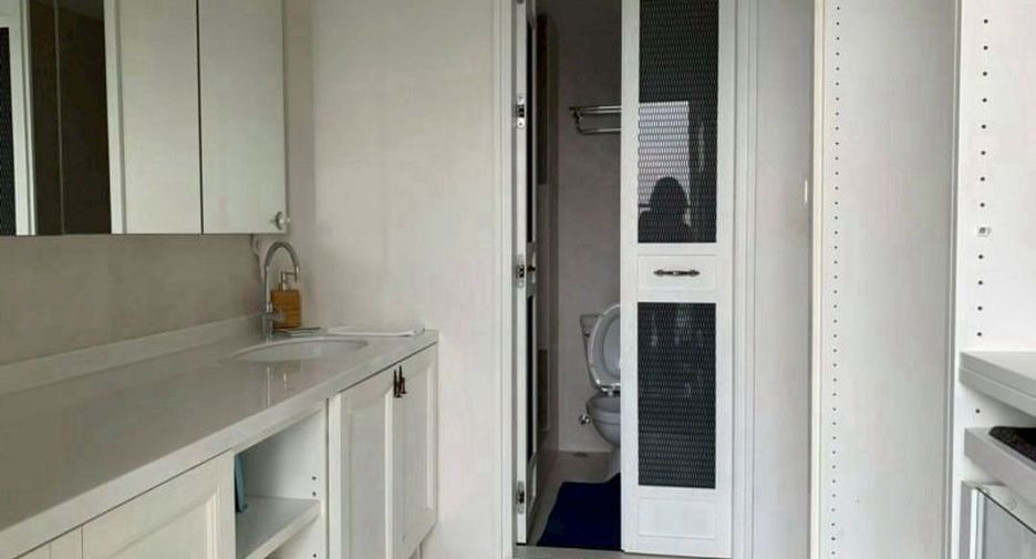 For rent 2 bedrooms condo in Bang Na, Bangkok