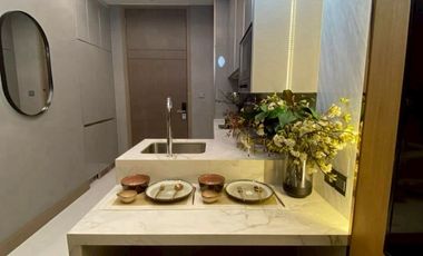 For rent and for sale 1 bed condo in Watthana, Bangkok
