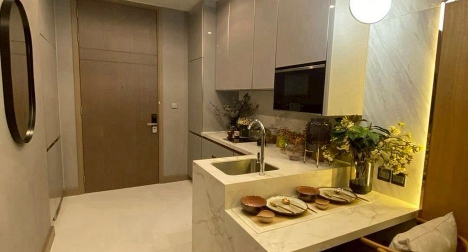 For rent and for sale 1 bed condo in Watthana, Bangkok