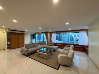 For rent 3 bedrooms condo in Watthana, Bangkok