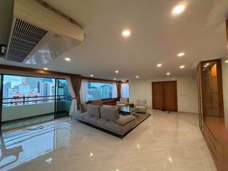 For rent 3 bedrooms condo in Watthana, Bangkok