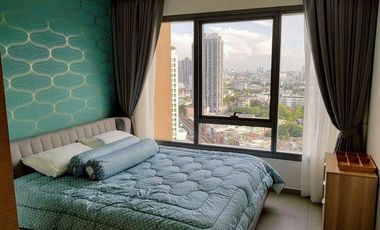 For sale 1 bed condo in Khlong Toei, Bangkok