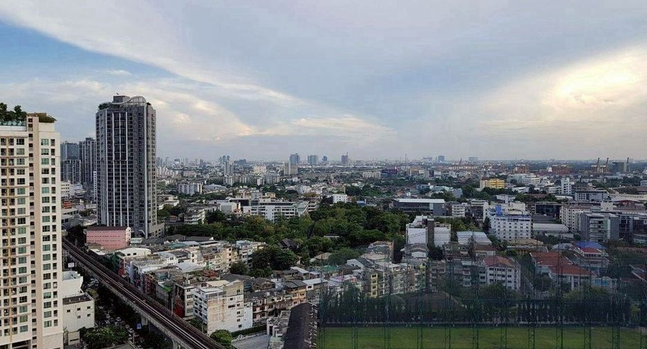 For sale 1 bed condo in Khlong Toei, Bangkok