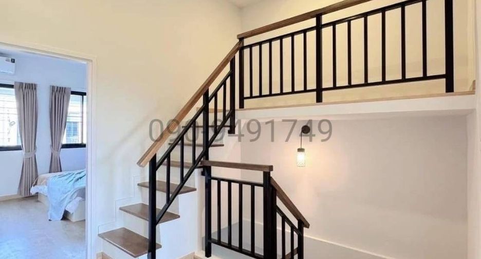 For rent 3 ベッドルーム townhouse in Lat Krabang, Bangkok