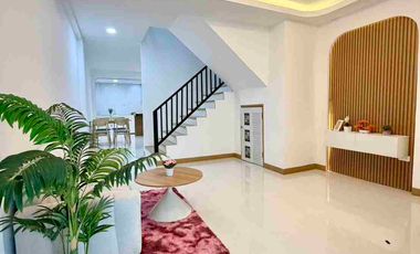 Reihenhaus zum Kauf mit 2 Zimmer in Sai Mai, Bangkok