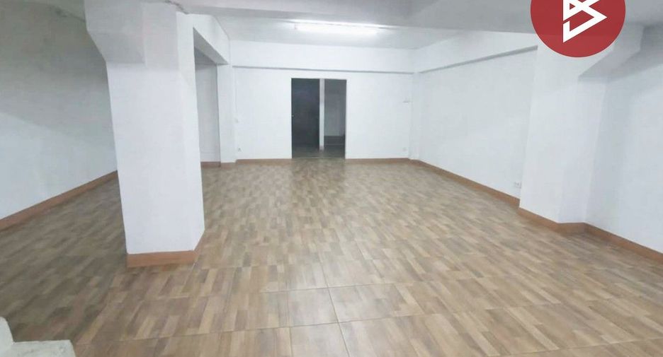 出售 4 卧室 商业空间 在 Bang Phli, Samut Prakan