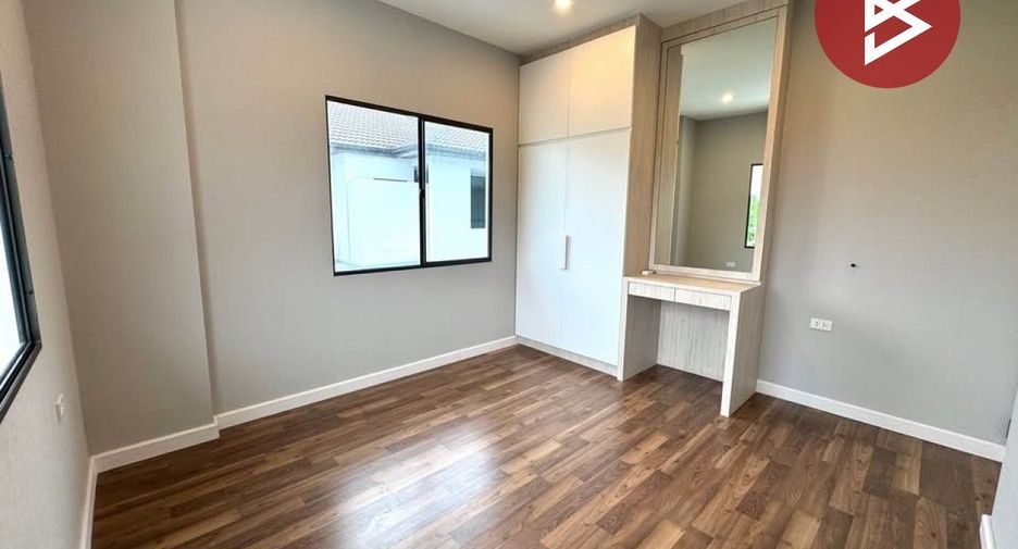 For sale 5 bedrooms house in Khan Na Yao, Bangkok