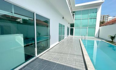 For rent and for sale 6 bedrooms villa in Bang Lamung, Chonburi