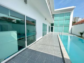 For rent and for sale 6 bedrooms villa in Bang Lamung, Chonburi