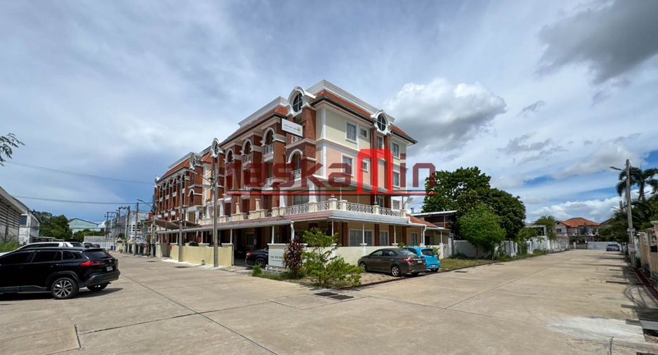 For sale 3 ベッドルーム retail Space in Bang Lamung, Chonburi