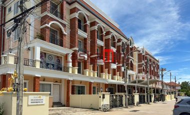 For sale 3 ベッドルーム retail Space in Bang Lamung, Chonburi