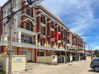 For sale 3 bedrooms retail Space in Bang Lamung, Chonburi