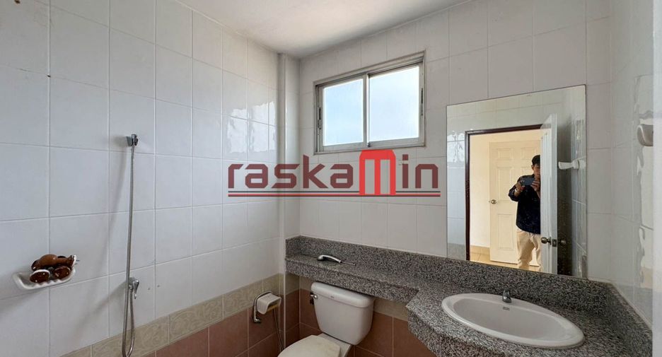 For sale 3 ベッドルーム retail Space in Bang Lamung, Chonburi