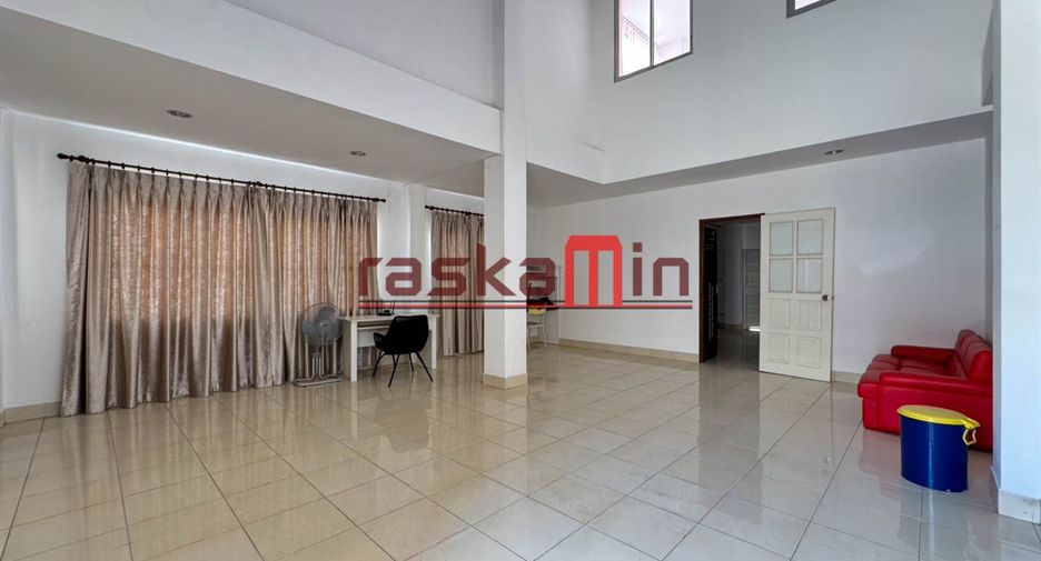 For sale 3 ベッドルーム retail Space in Bang Lamung, Chonburi