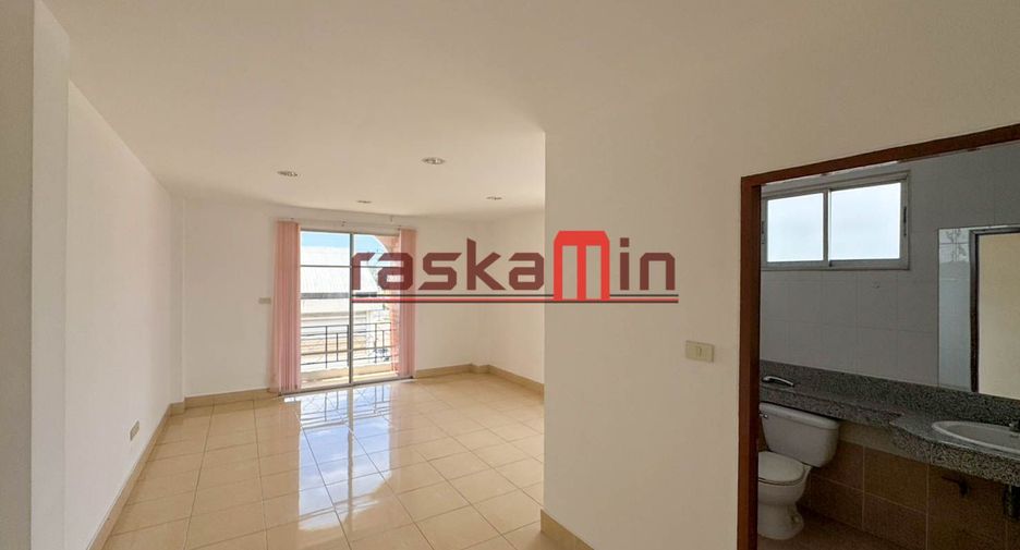 For sale 3 ベッドルーム retail Space in Bang Lamung, Chonburi