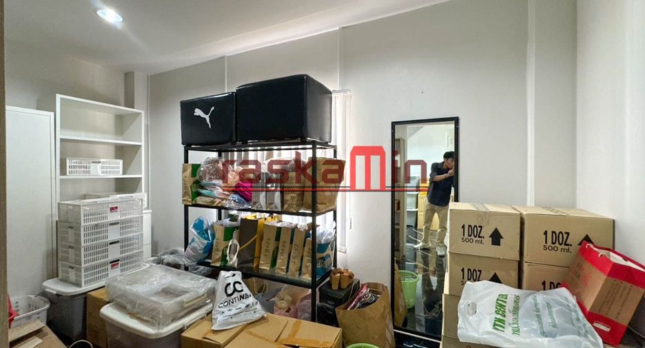 For sale 3 ベッドルーム retail Space in Bang Lamung, Chonburi