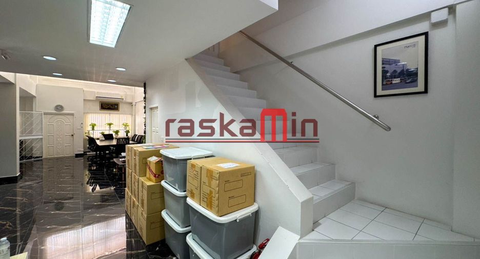 For sale 3 ベッドルーム retail Space in Bang Lamung, Chonburi