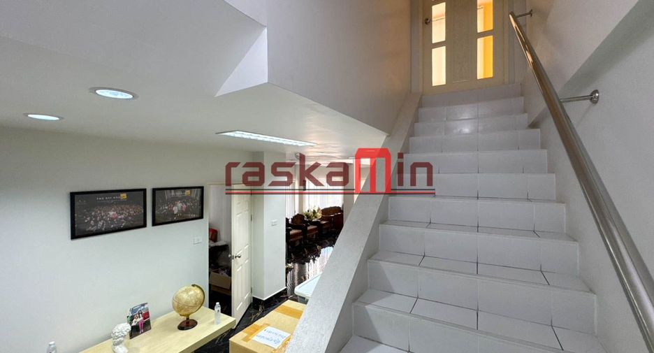 For sale 3 ベッドルーム retail Space in Bang Lamung, Chonburi