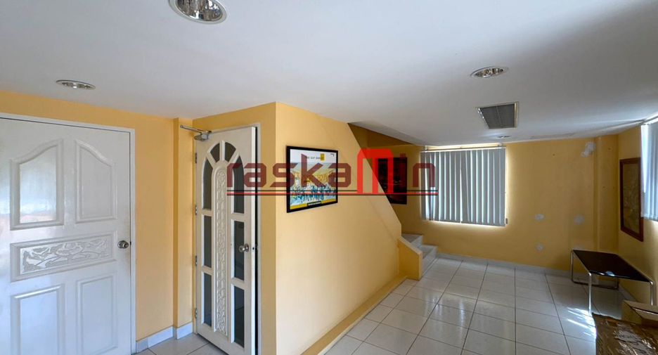 For sale 3 ベッドルーム retail Space in Bang Lamung, Chonburi