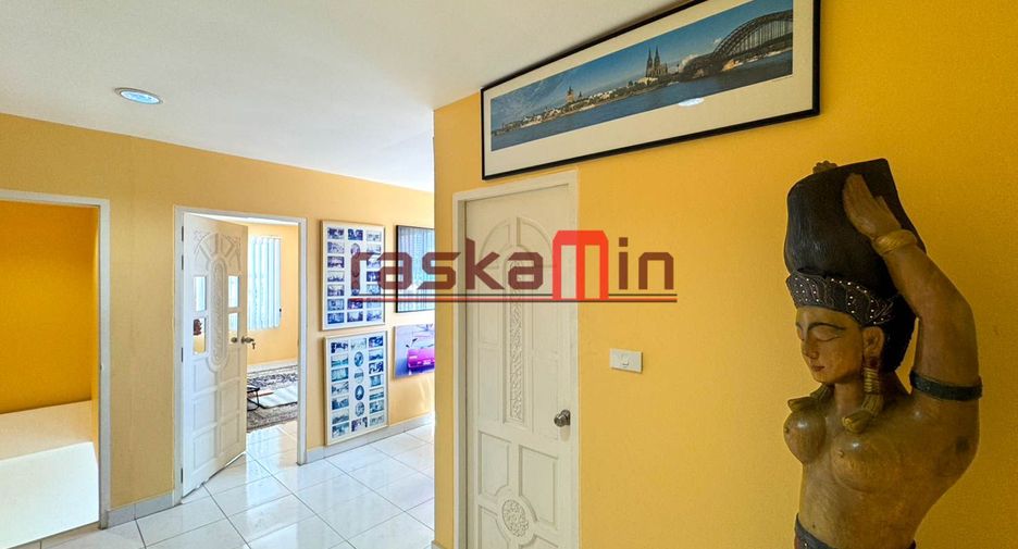 For sale 3 ベッドルーム retail Space in Bang Lamung, Chonburi