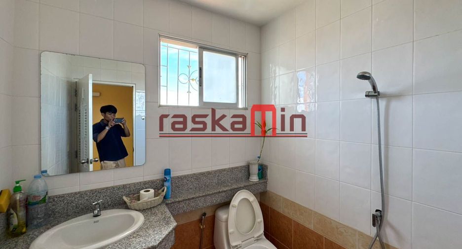 For sale 3 ベッドルーム retail Space in Bang Lamung, Chonburi