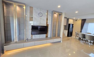 Haus zur Miete und zum Kauf mit 4 Zimmer in Lat Krabang, Bangkok