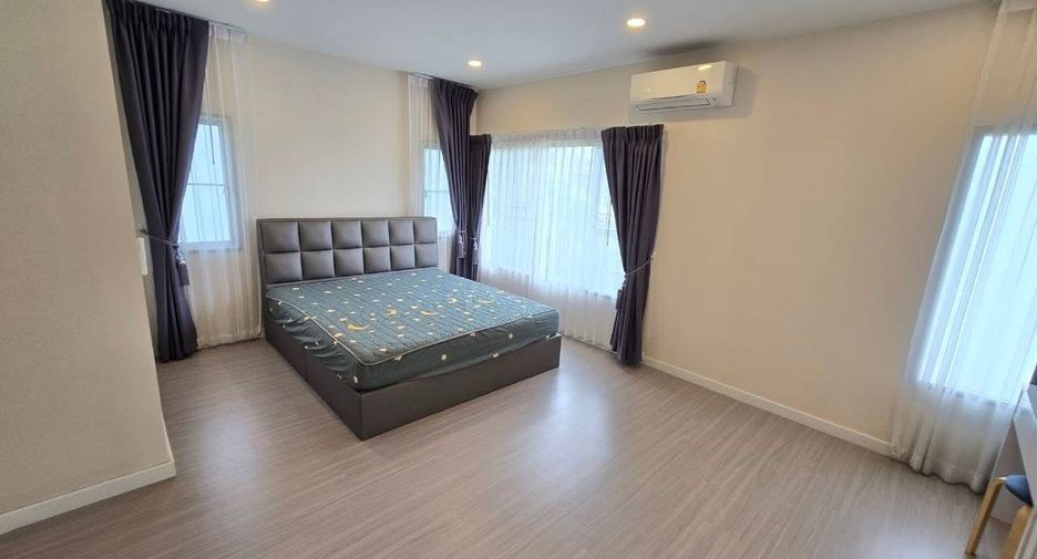 Casa en alquiler y en venta de 4 habitaciones en Lat Krabang, Bangkok