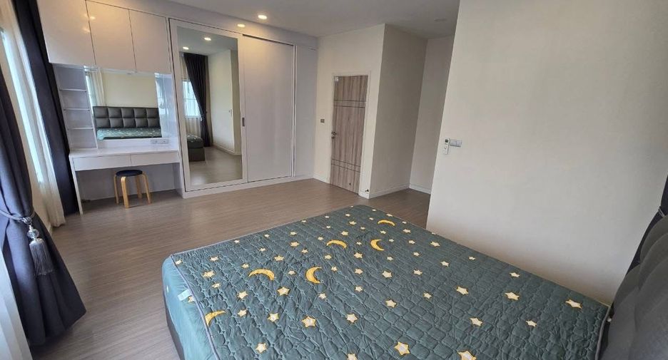 Casa en alquiler y en venta de 4 habitaciones en Lat Krabang, Bangkok