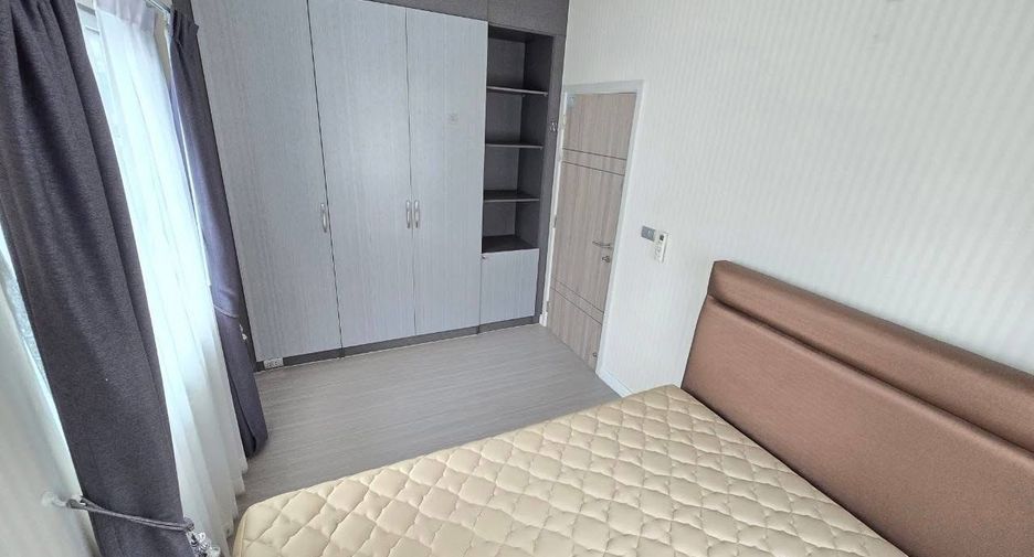 Casa en alquiler y en venta de 4 habitaciones en Lat Krabang, Bangkok