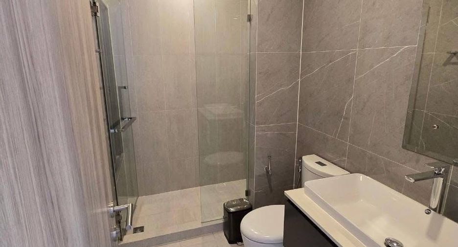 Casa en alquiler y en venta de 4 habitaciones en Lat Krabang, Bangkok