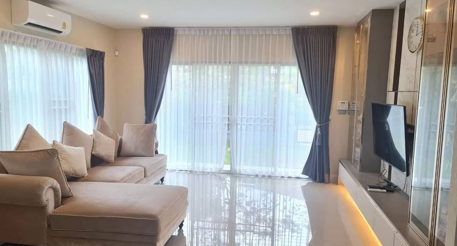 Casa en alquiler y en venta de 4 habitaciones en Lat Krabang, Bangkok