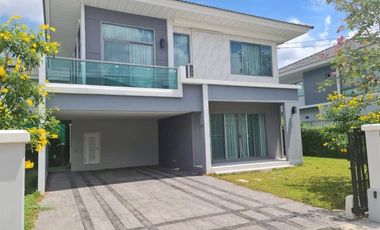Haus zur Miete und zum Kauf mit 4 Zimmer in Lat Krabang, Bangkok