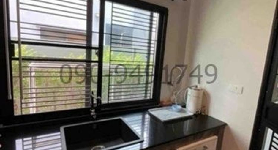 For rent 4 bedrooms house in Mueang Nonthaburi, Nonthaburi