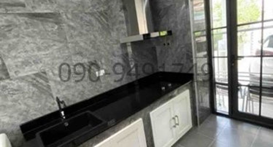 For rent 4 bedrooms house in Mueang Nonthaburi, Nonthaburi