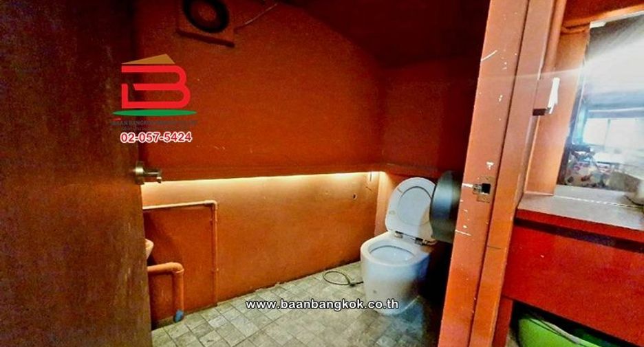 For rent 6 bedrooms retail Space in Suan Luang, Bangkok