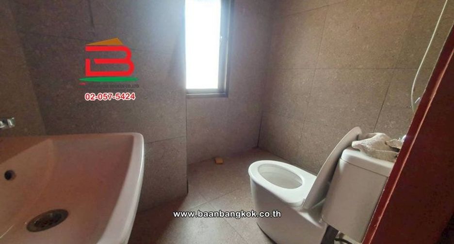 For rent 6 bedrooms retail Space in Suan Luang, Bangkok