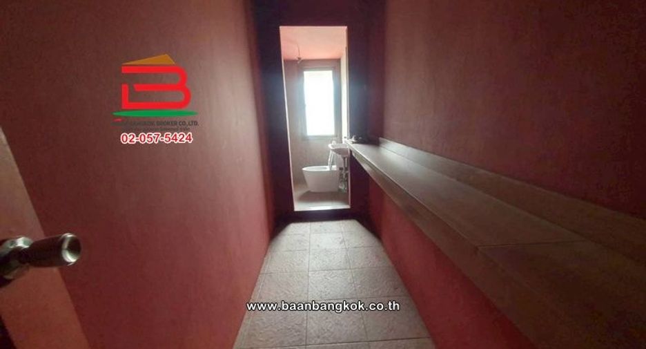 For rent 6 bedrooms retail Space in Suan Luang, Bangkok