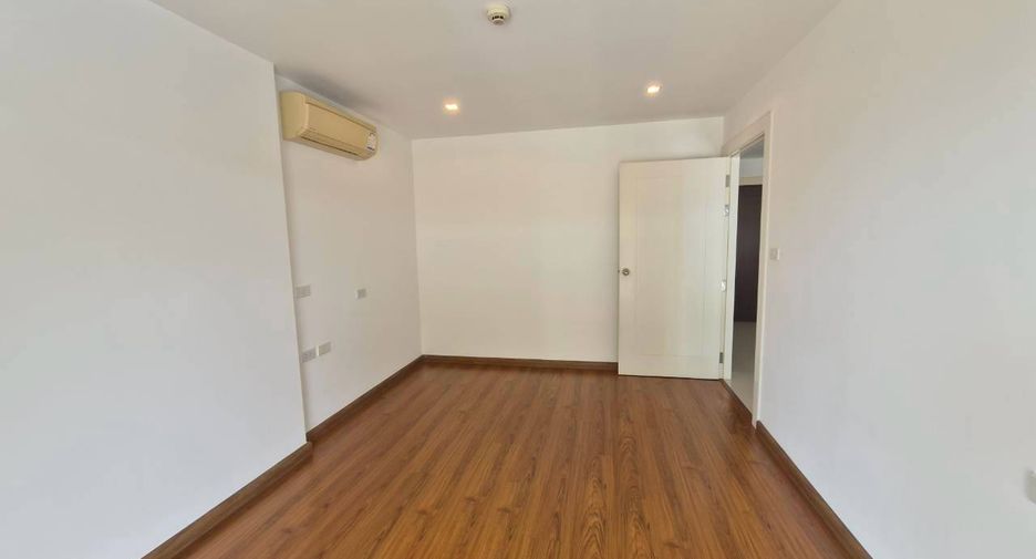 For sale 2 ベッドルーム condo in Si Racha, Chonburi