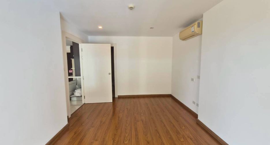 For sale 2 ベッドルーム condo in Si Racha, Chonburi