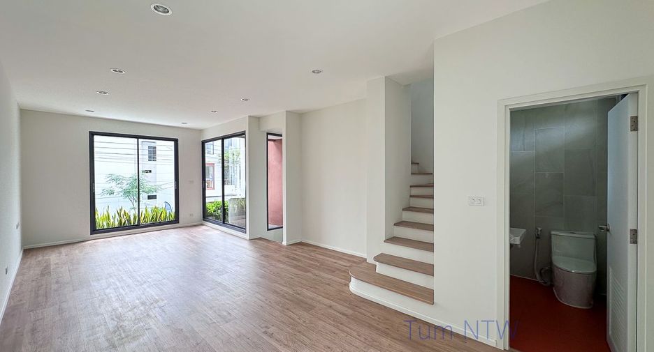 Reihenhaus zum Kauf mit 2 Zimmer in Hang Dong, Chiang Mai