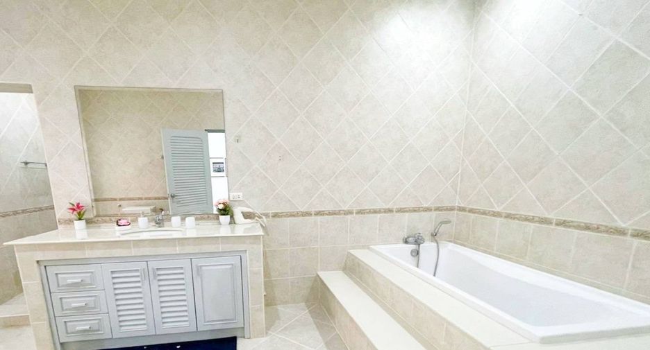 For rent and for sale 7 bedrooms villa in Bang Lamung, Chonburi