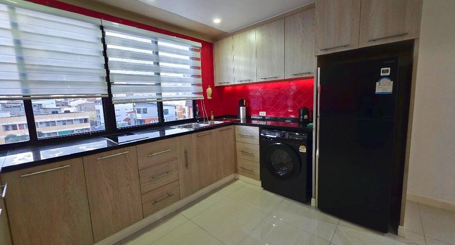 For sale 2 ベッドルーム condo in Huai Khwang, Bangkok