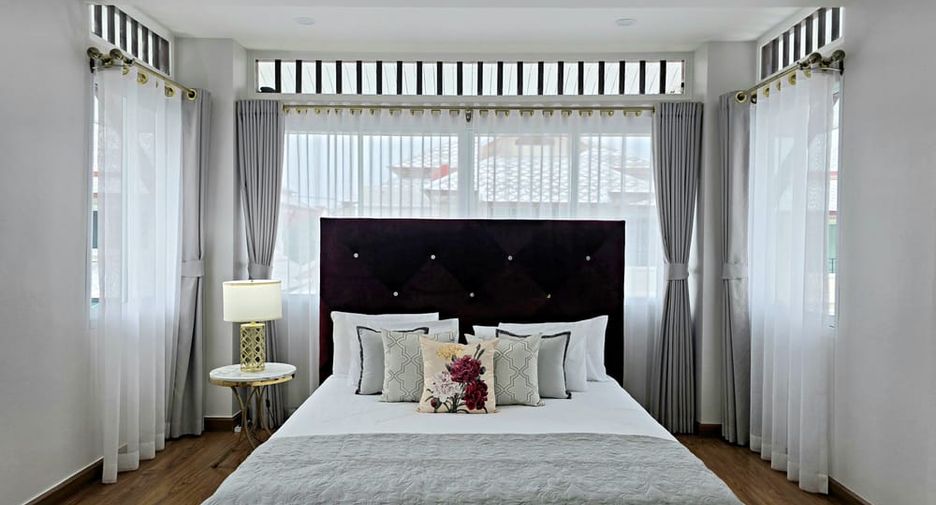 Haus zur Miete mit 4 Zimmer in Bang Lamung, Chonburi