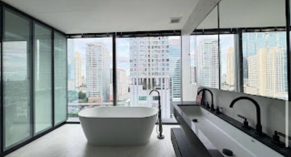 For rent 2 bedrooms condo in Sathon, Bangkok