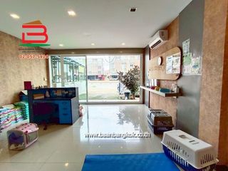 出售 4 卧室 商业空间 在 Lam Luk Ka, Pathum Thani