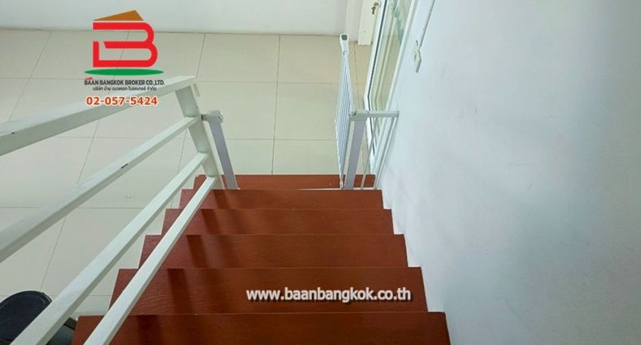 出售 4 卧室 商业空间 在 Lam Luk Ka, Pathum Thani