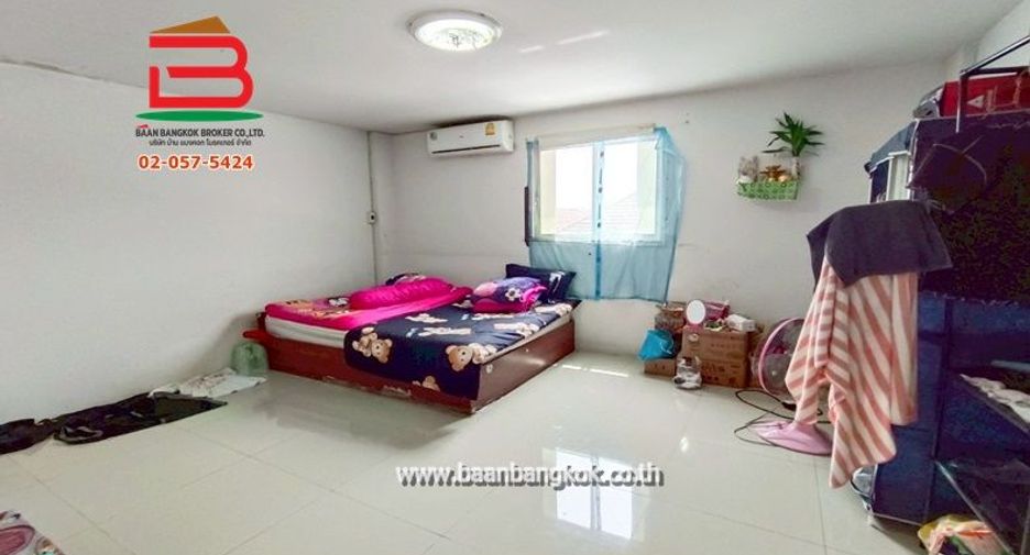 出售 4 卧室 商业空间 在 Lam Luk Ka, Pathum Thani