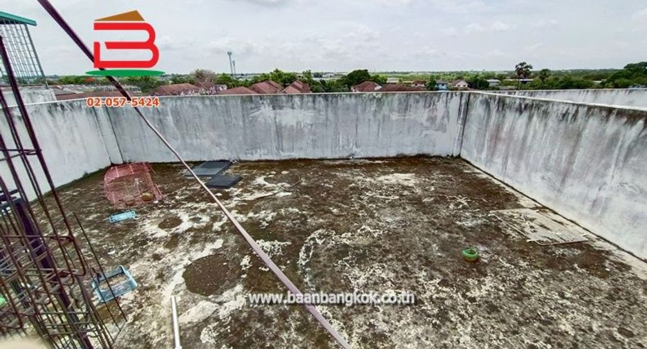 出售 4 卧室 商业空间 在 Lam Luk Ka, Pathum Thani